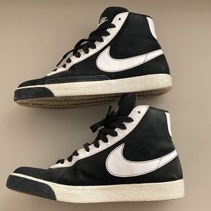 NIKE Blazers Black & White Size 7Y ‘09 Release